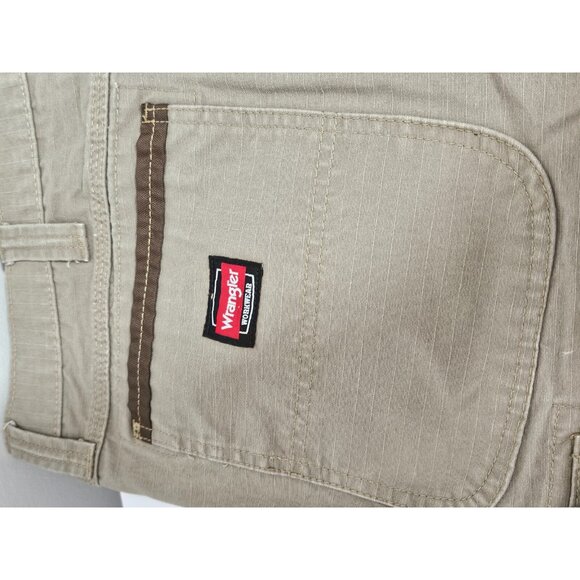 Wrangler mens' heave duty 8 pocket cargo workman khaki zip up shorts size 38 - Picture 9 of 9